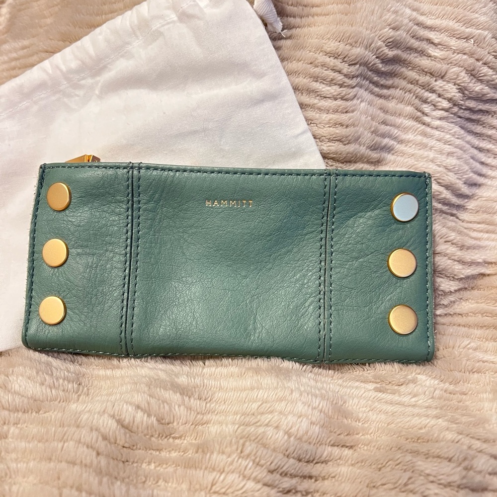 Hammitt 110 North Wallet Artichoke Color